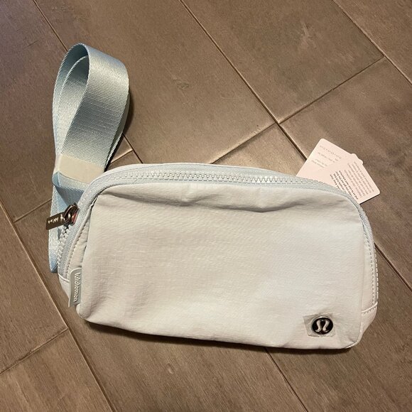 NWT Lululemon Everywhere Belt Bag 1L Powder Blue - Picture 1 of 1